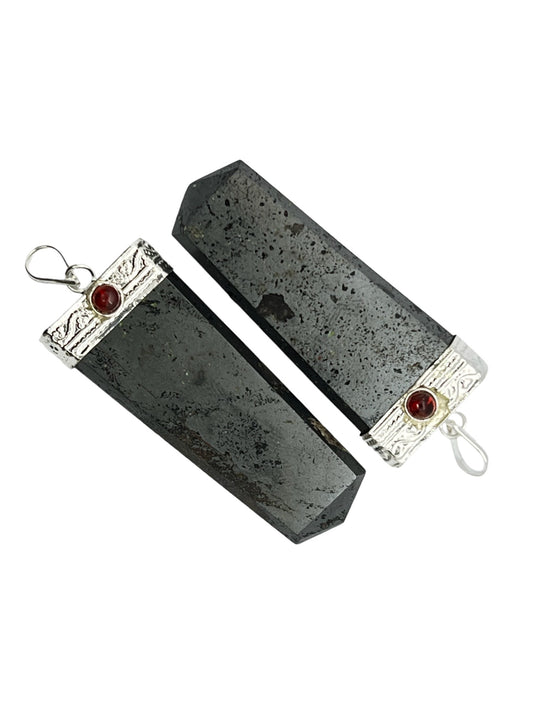 Gemstone Flat Point Garnet Pendant - Hematite (12-Pack)